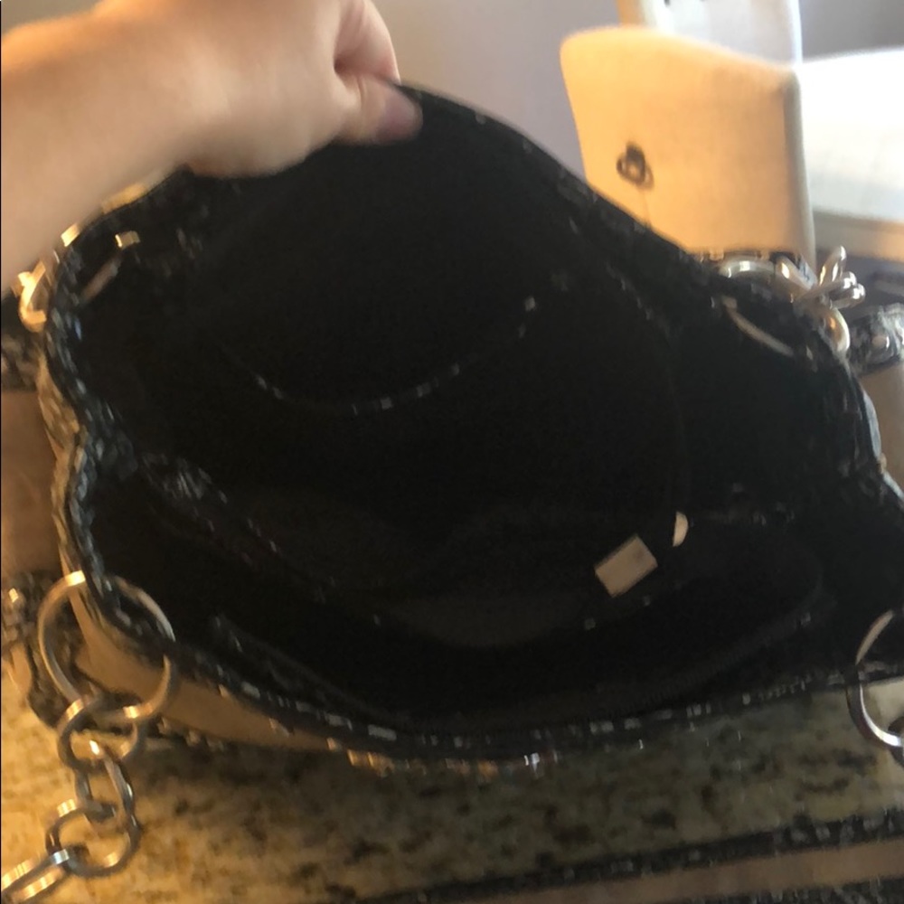 Purse - Picture 3 of 4
